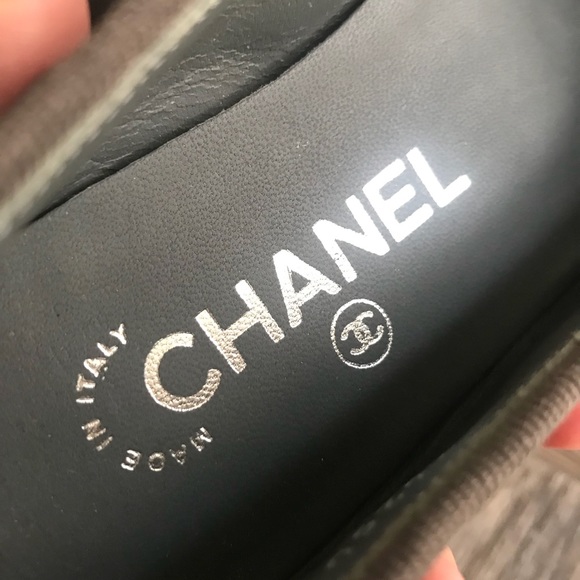 AUTHENTIC CHANEL FLAT GREY QUILTED SIZE 37 $795 - Picture 3 of 8